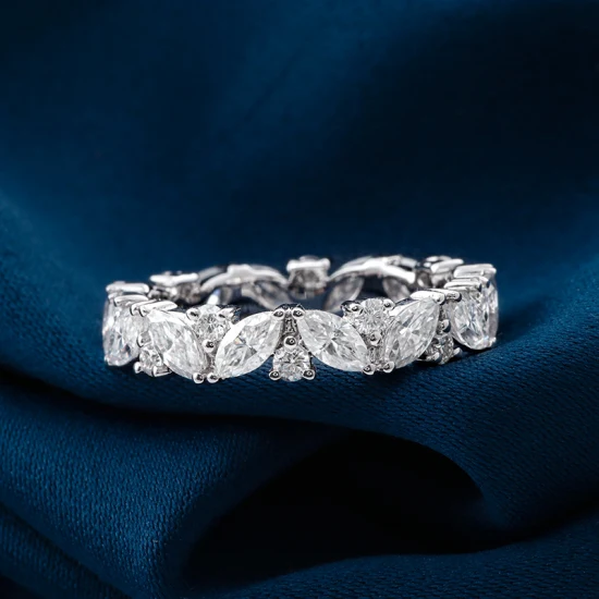 Beliebter Stil 2022: 4 x 2 mm Marquise- und runder Moissanit-Diamant-Ewigkeits-Eheringring aus 14-karätigem Gold