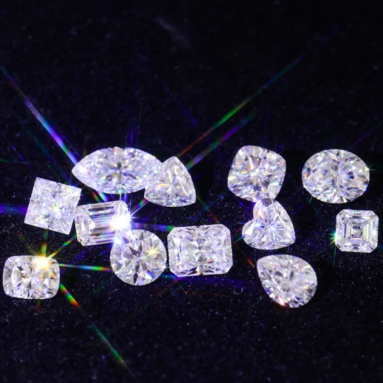 Provence Gem Großhandelspreis pro Karat, farbloser, runder Moissanit-Diamant mit 8 Herzen und Pfeilschliff auf einer Herren-Ohrringuhr